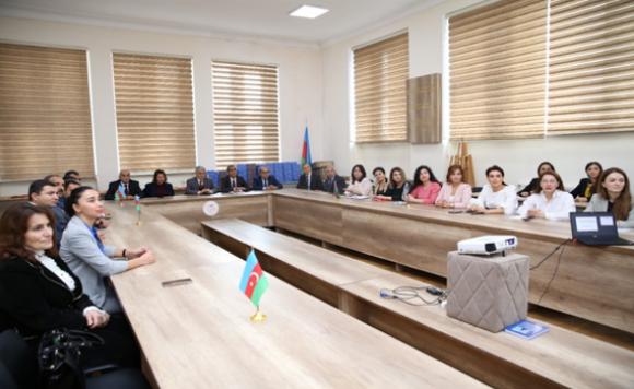 Corc Vaşinqton Universitetinin müəllimi ADPU-da seminar keçirib Corc Vaşinqton Universitetinin müəllimi ADPU-da seminar keçirib