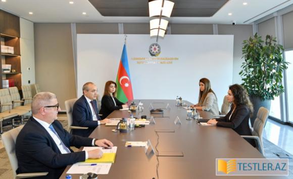 İqtisadiyyat naziri Mikayıl Cabbarov ikinci “Yüksəliş” müsabiqəsinin qalibləri ilə görüşüb İqtisadiyyat naziri Mikayıl Cabbarov ikinci “Yüksəliş” müsabiqəsinin qalibləri ilə görüşüb