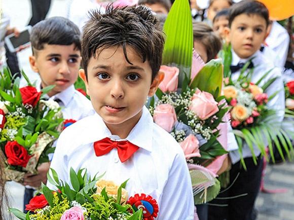 Məktəblər açılır, amma fərqli vaxtlarda Məktəblər açılır, amma fərqli vaxtlarda